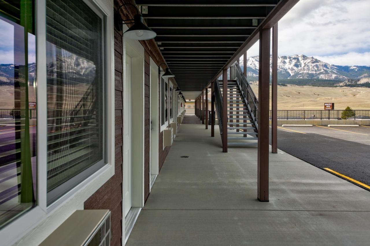 Roosevelt Hotel - Yellowstone Gardiner Exterior photo